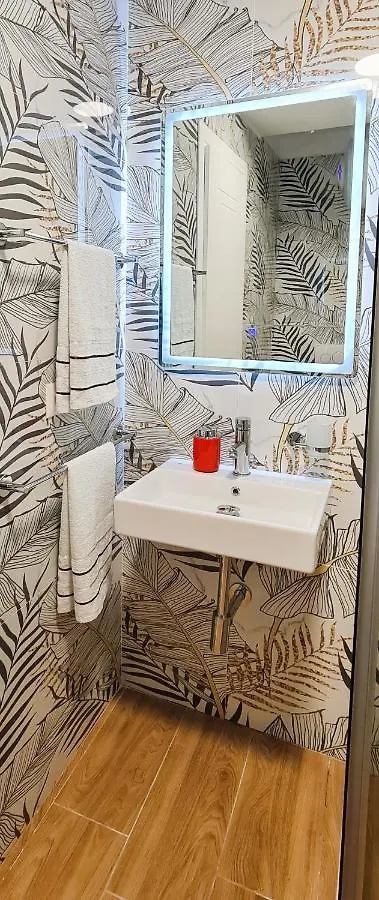2V1 - Center Apartment 3 Tirana