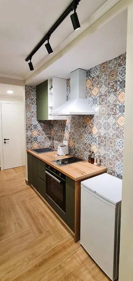 2V1 - Center Apartment 3 Tirana